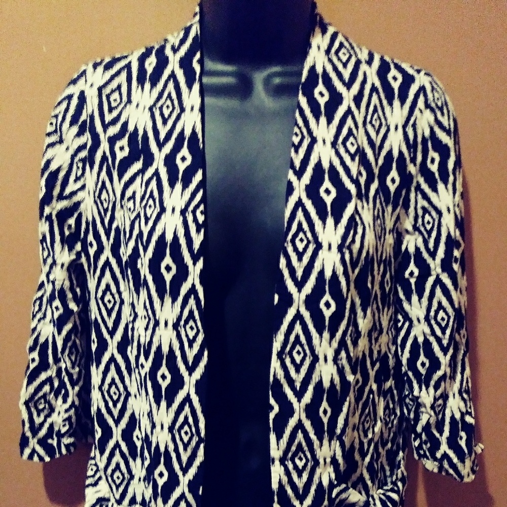 Fashion Cals Black and Cream Wrap Shirt Sz Medium